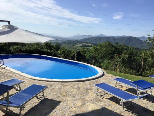 Quaint holiday home in Città di Castello with private pool