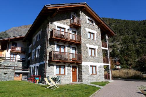 Valley Vacanze - Apartment - Brusson