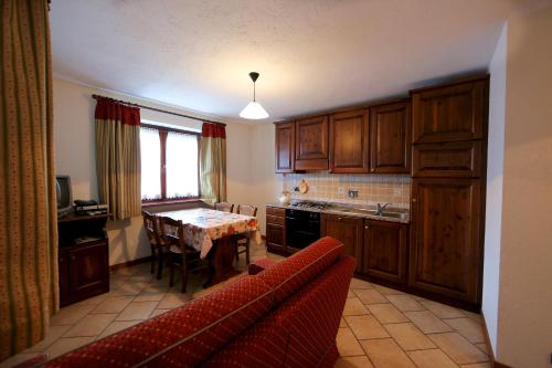 2 bedrooms, 3 beds