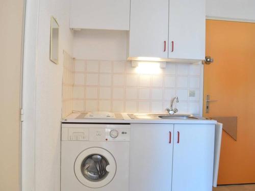 Apartment (4 Adults) image 10