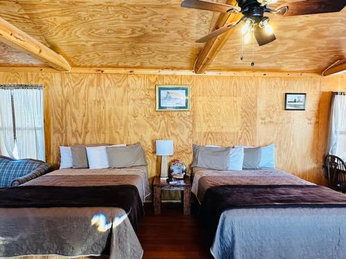 Country Cabins Hotel