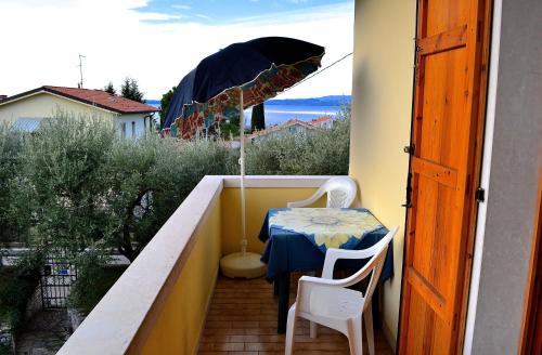 One-Bedroom Apartment with Garden View