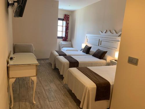 Hotel Mezquita - image 8