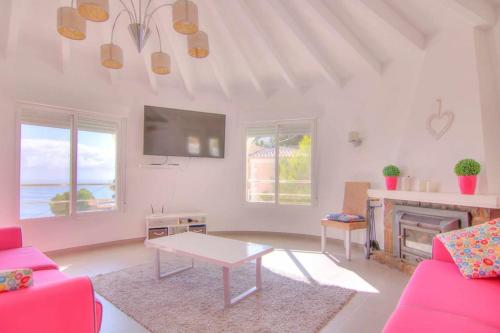 Three-Bedroom Villa image 9