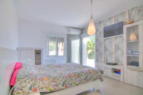 Three-Bedroom Villa image 6
