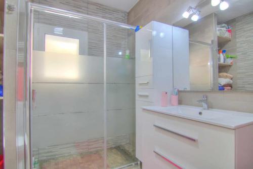 Three-Bedroom Villa image 1
