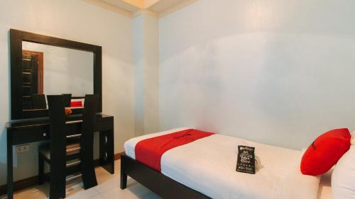 RedDoorz Plus at Holiday Plaza Hotel Tuguegarao City photo 3