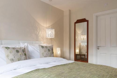 Hurtwood Hotel - image 4
