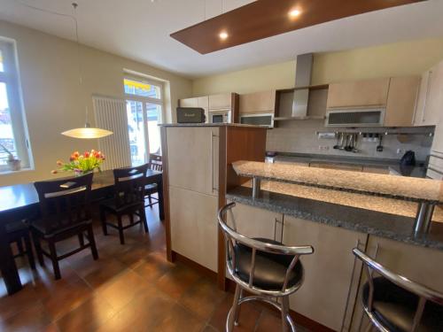 Comfort Two-Bedroom Apartment with Balcony