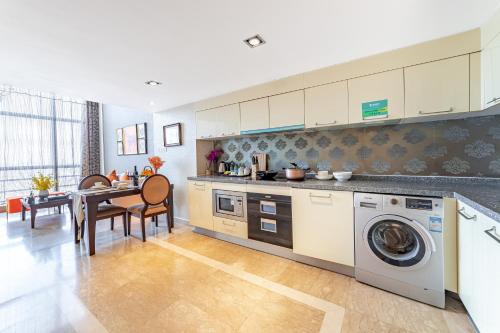 グランドビュー ゴールデン パレス ウェイフードゥン アパートメント (正佳金殿維福頓公寓)