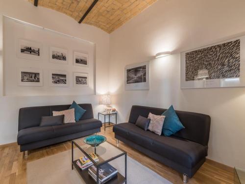 The Best Rent - Elegant flat near Colosseum, Рим (фото 2)