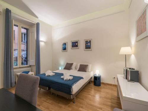 The Best Rent - Elegant flat near Colosseum, Рим (фото 7)