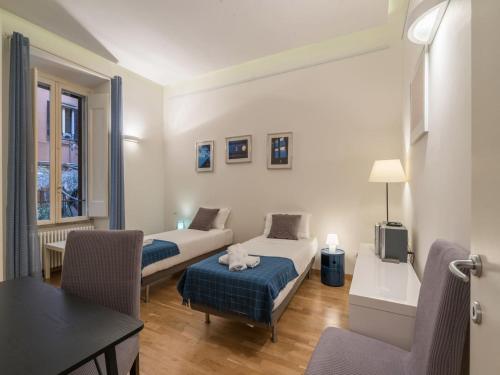 The Best Rent - Elegant flat near Colosseum, Рим (фото 9)