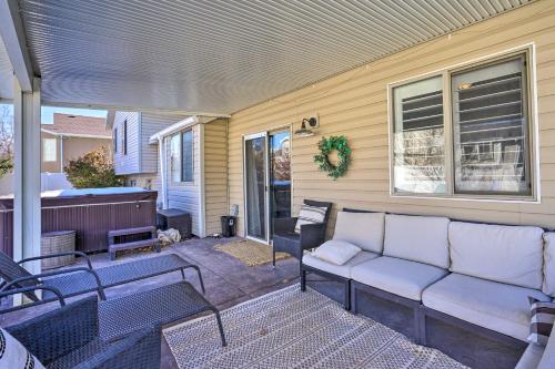 Woods Cross Vacation Rental with Hot Tub! in วู๊ด ครอส (UT)