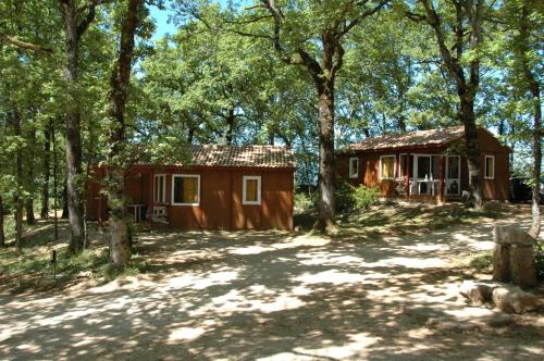 2 bedrooms, 3 beds