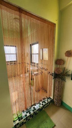 Shower, Meet Bay B&B near Siyu