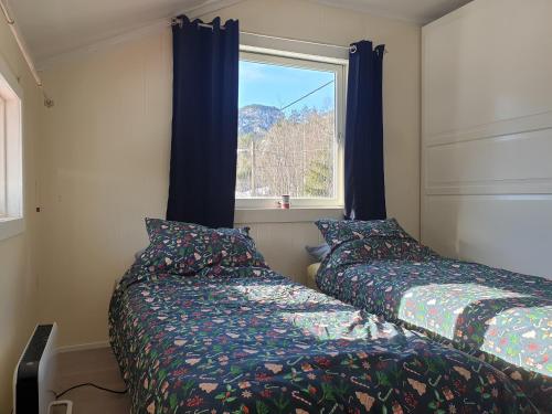 Double or Twin Room with Mountain View