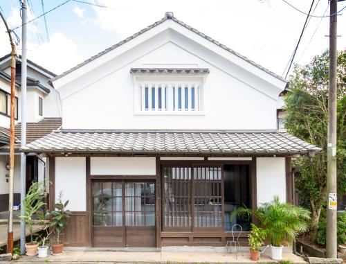 . Akizuki OKO art&inn