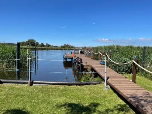 Ostseehaus am Wasser in Barth, Deutschland
