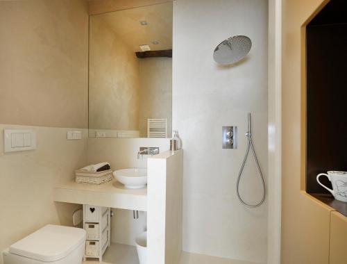 Two-Bedroom Apartment image 6