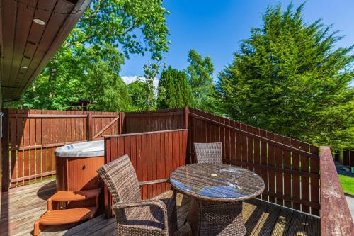 設施, Bluebell Lodge 3 with Hot Tub in 紐頓斯圖華特