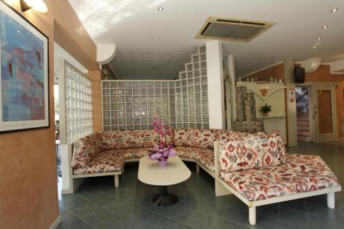 Hotel Conti 5