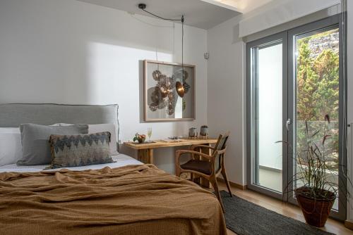 Lady Sea 6 Bedroom Villa with Heated Pool & Private Beach Access - image 4