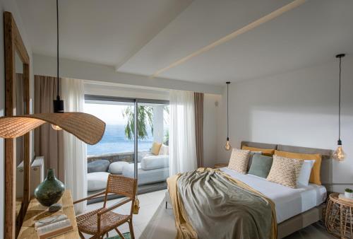 Six-Bedroom Villa with Sea View and Private Pool  image 6