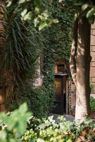 Cozy loft Orsini Palace - Tap to explore photos