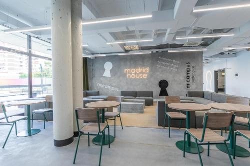 Micampus Madrid Sinesio Delgado Student Residence in تطوان