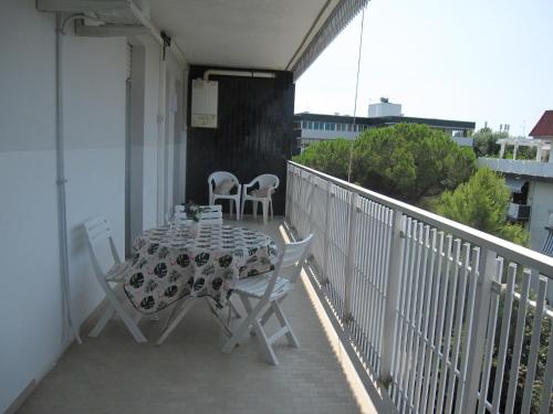 Refurbished flat at Grado Pineta with large terrace