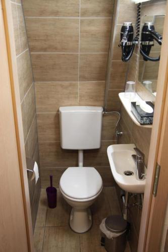 M-Hotel - image 13