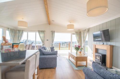 2 Bedroom Sleeps 4 Lodge-Smart Tv-Hot tub-Dogs Ok in Ренфрюшир