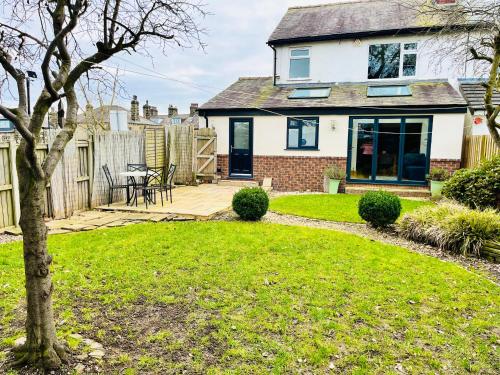 Garden, Horsforth Lodge near Meanwood Valley Trail