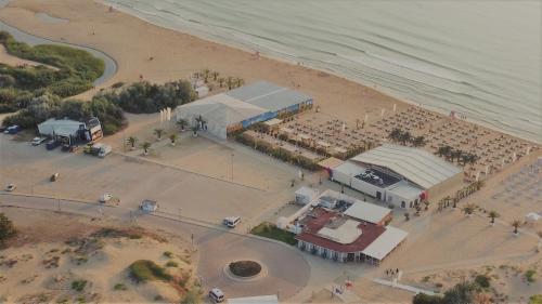 Amfibia Beach Complex – Sunny Beach, WY