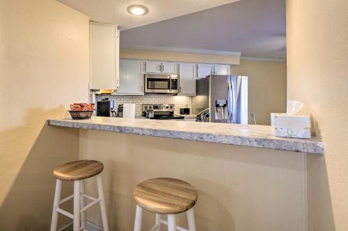 Walk-in Condo at Pointe Royal Resort with King Beds! in Branson, USA