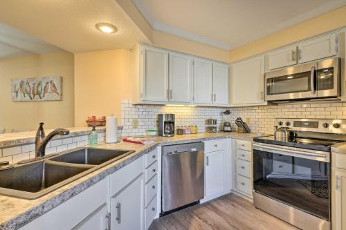 Walk-in Condo at Pointe Royal Resort with King Beds! in Branson, USA