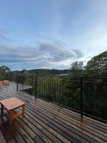 Chalés e Estúdios Villa Hegus com hidro lareira e ar condicionado e suítes