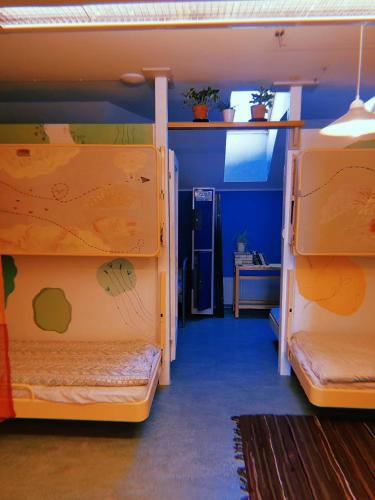 Looming Hostel - image 5
