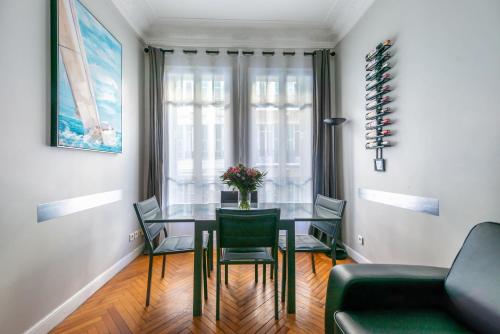 Nice Central Art Deco Flat 45 m²