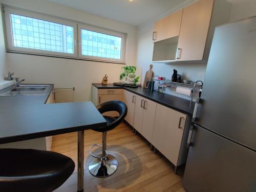 ZEN Apartment - spacious for 7 - central - kitchen