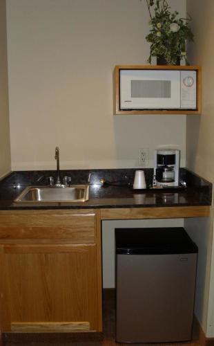 Savanna Inn & Suites - 주방