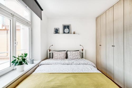 LIL Apartment with Stunning View, Parking & AC by EasyBNB Premium, Praha (fotografie 4)