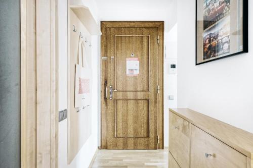 LIL Apartment with Stunning View, Parking & AC by EasyBNB Premium, Praha (fotografie 6)