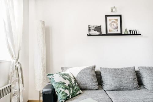 LIL Apartment with Stunning View Parking & AC by EasyBNB Premium - image 7