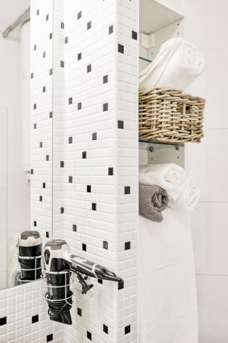 LIL Apartment with Stunning View, Parking & AC by EasyBNB Premium, Praha (fotografie 11)