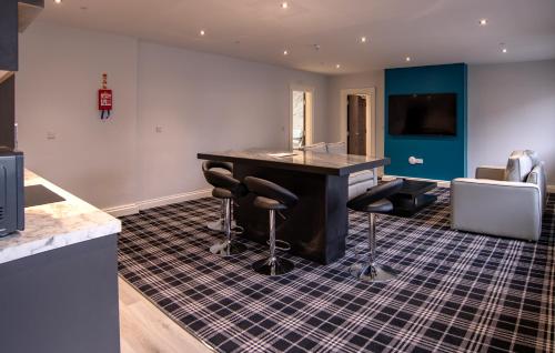 The Castle Collection 14 Cook Street - image 4