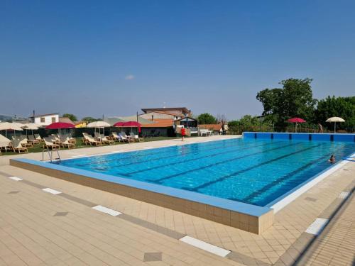Басейн, Al Campanaro b&b in Тауразі