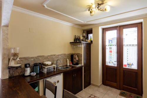 Їжа та напої, Al Campanaro b&b in Тауразі