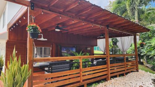 Palm's Luxury Suite with Private Jacuzzi in Aguada